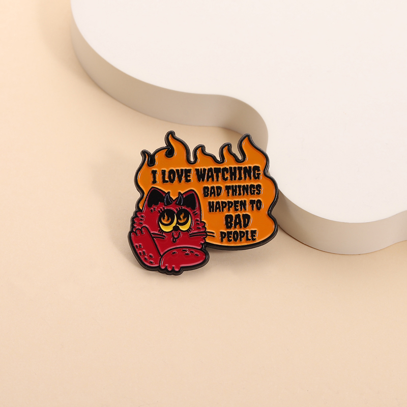 Evil Cat Enamel Pins Watching  - Zoe Jewelry Watches incelemesi ve fiyatı