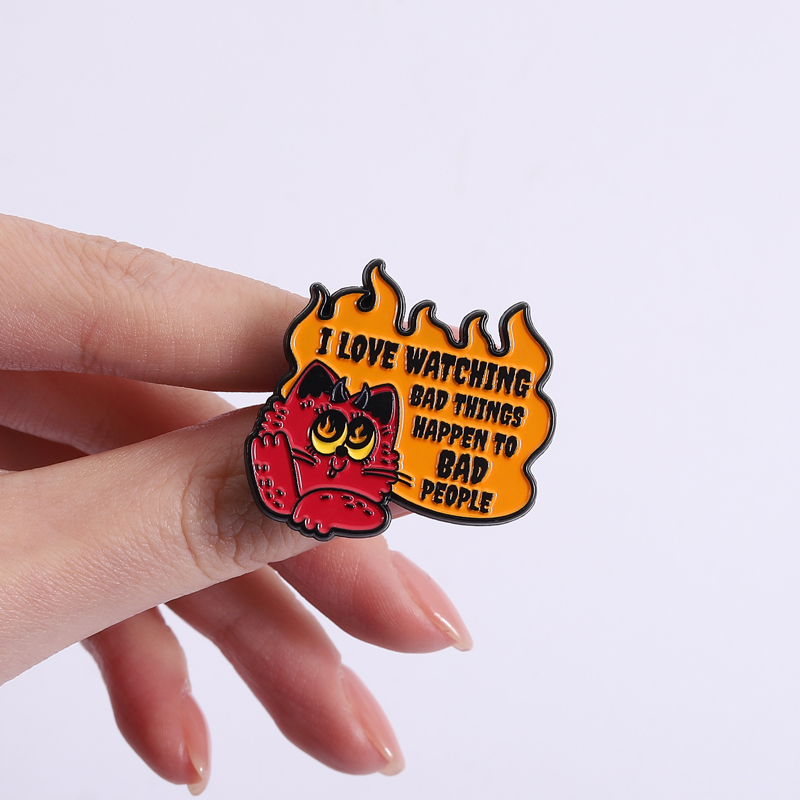 Evil Cat Enamel Pins Watching  - Zoe Jewelry Watches incelemesi ve fiyatı